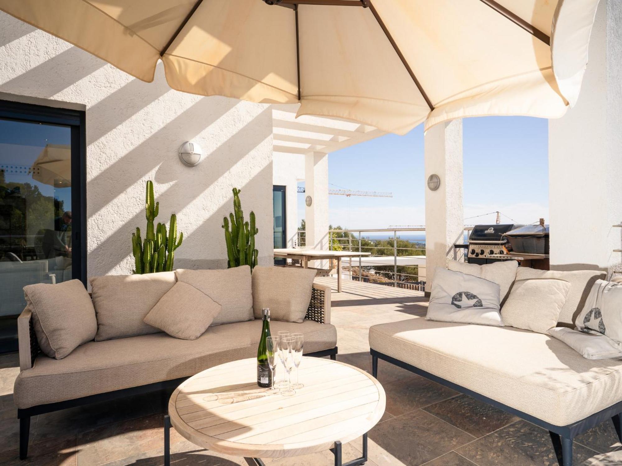 Lavish With Private Pool Villa *