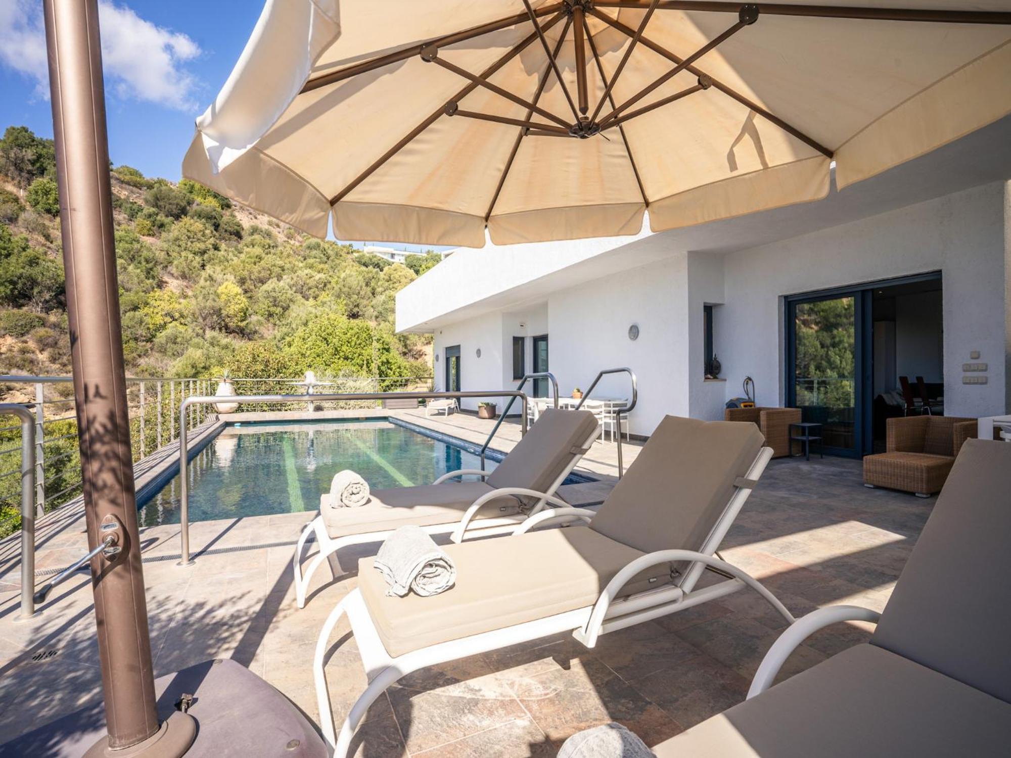 Lavish With Private Pool Marbella
