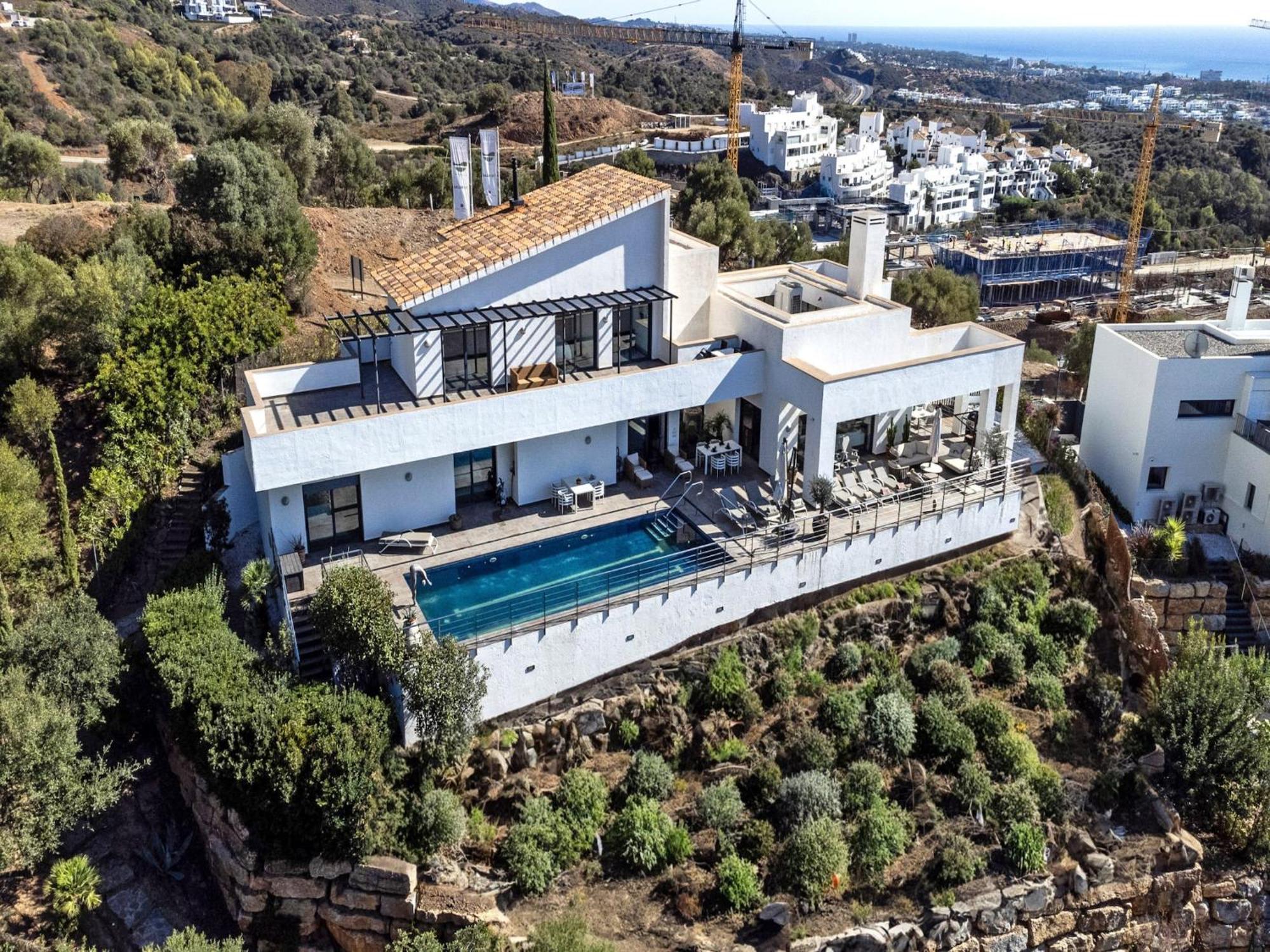 Lavish With Private Pool Marbella