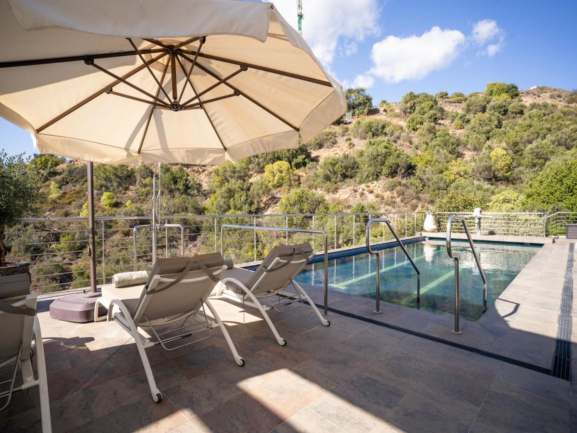 Villa Lavish With Private Pool *